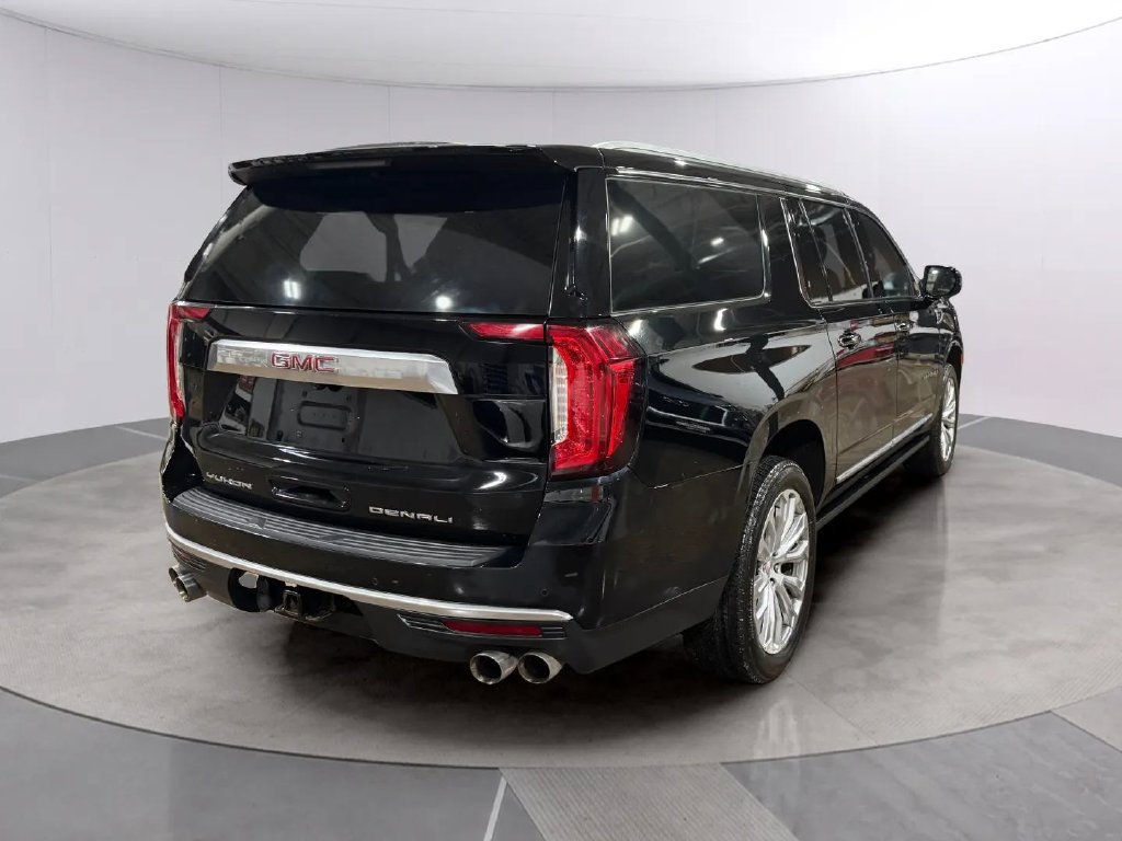 Used 2022 GMC Yukon XL Denali AWD/4WD image 3