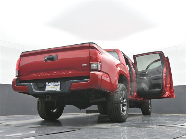 Used 2017 Toyota Tacoma TRD Sport w/ Tow Package (A/T) image 53