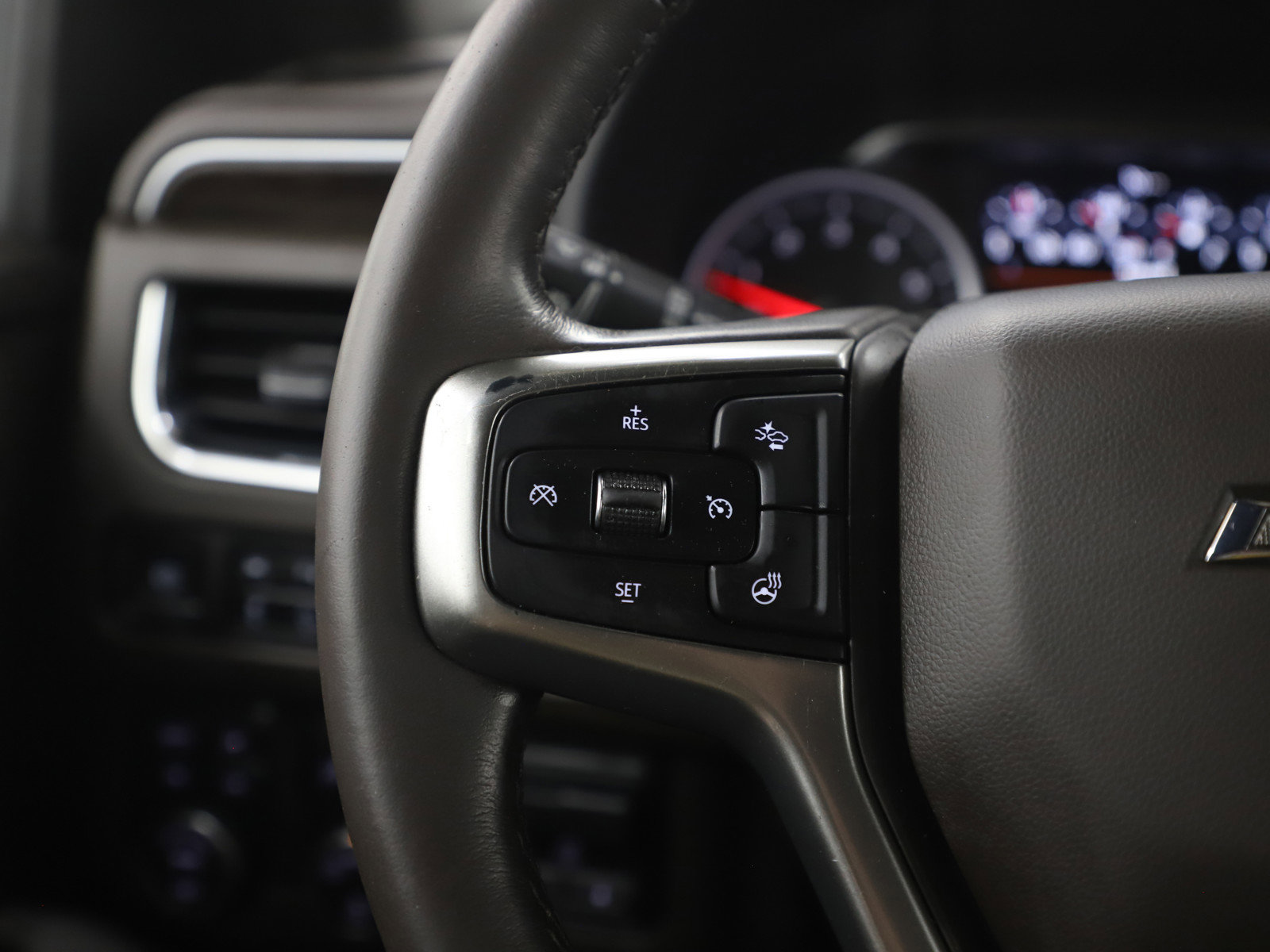 Used 2021 Chevrolet Tahoe Z71 w/ Z71 Off-Road Package AWD/4WD image 30