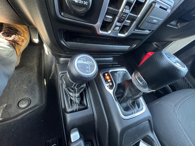 Used 2023 Jeep Wrangler Unlimited Sahara AWD/4WD image 17