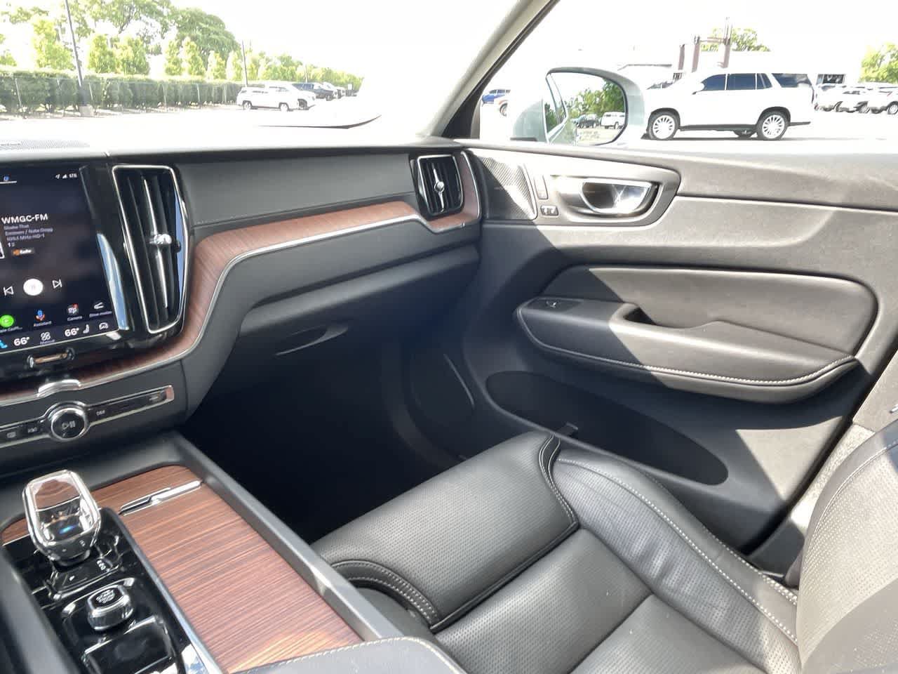 Used 2023 Volvo XC60 B5 Ultimate AWD/4WD image 11