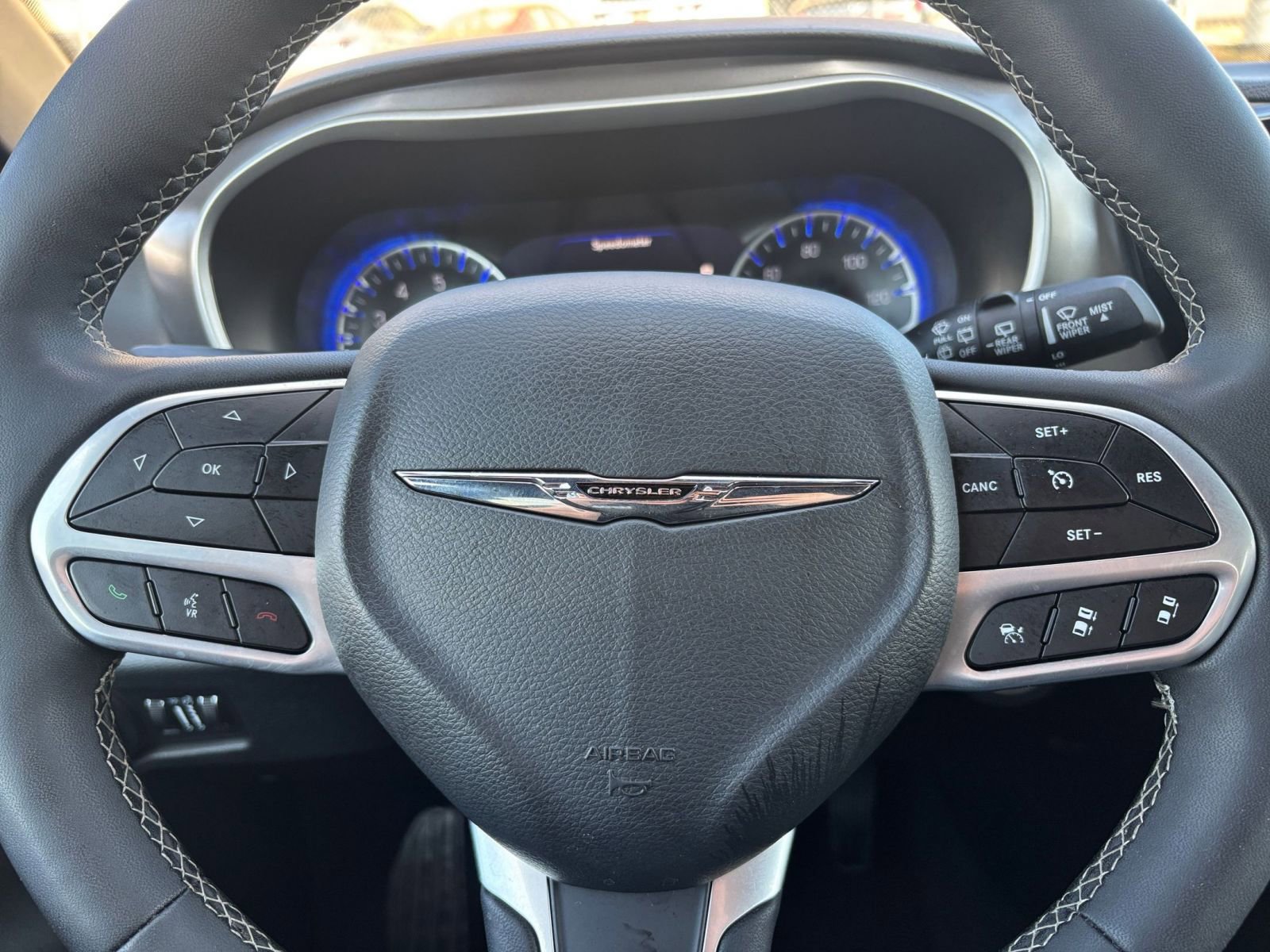 Used 2025 Chrysler Pacifica Select image 30