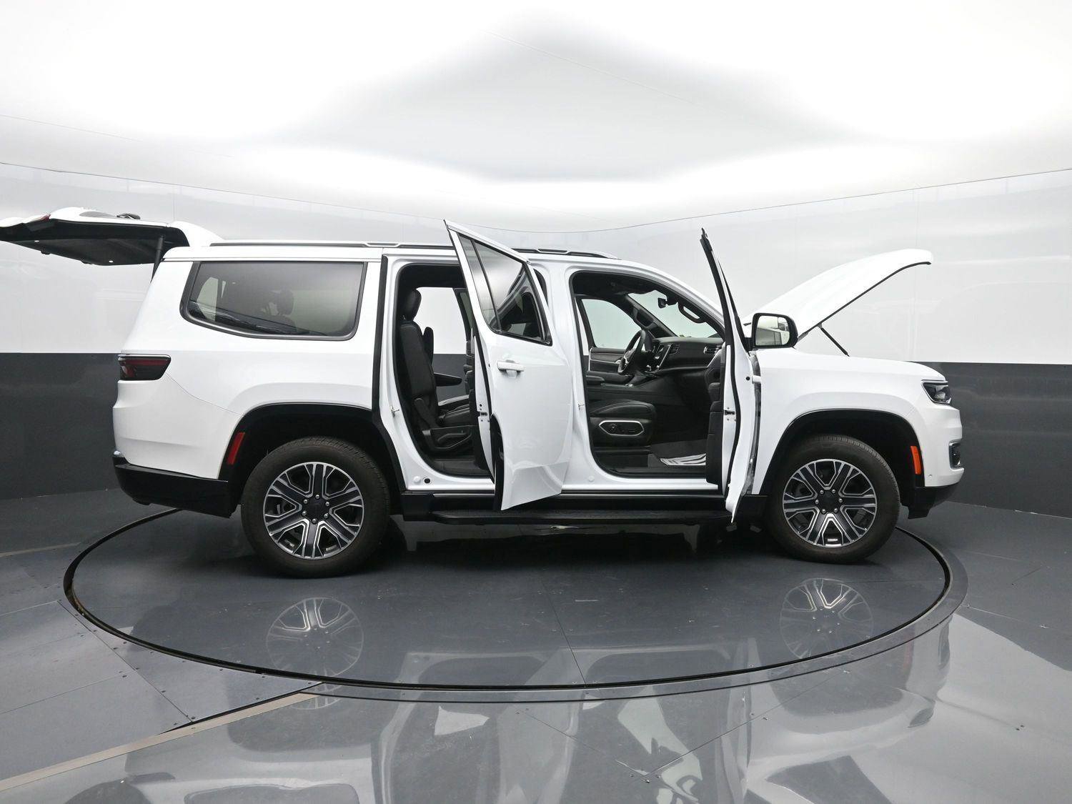 Used 2024 Jeep Wagoneer Series II image 50