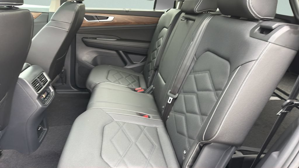 New 2026 Volkswagen Atlas SE FWD image 27