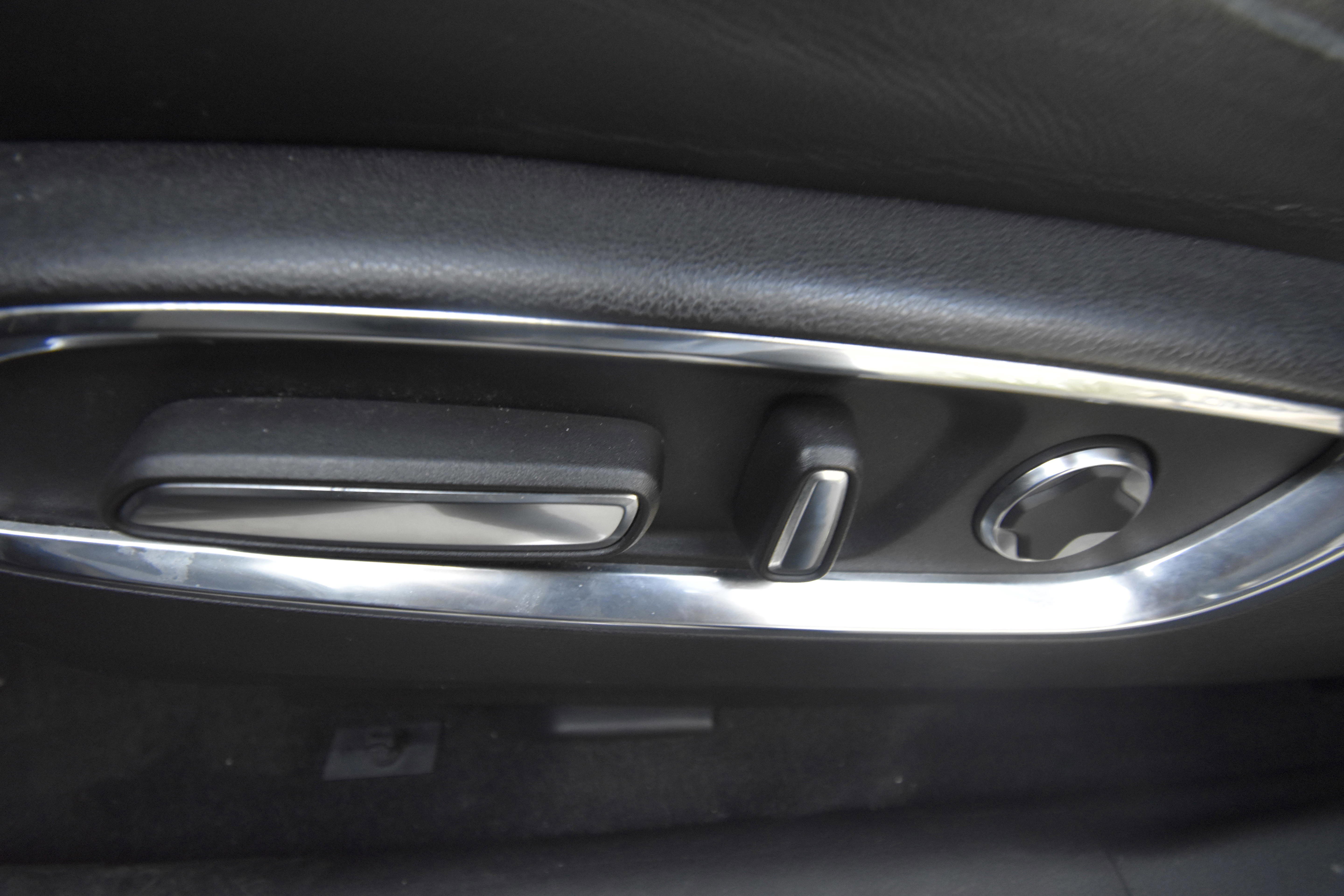 Used 2019 Acura MDX FWD w/ Advance Package image 14