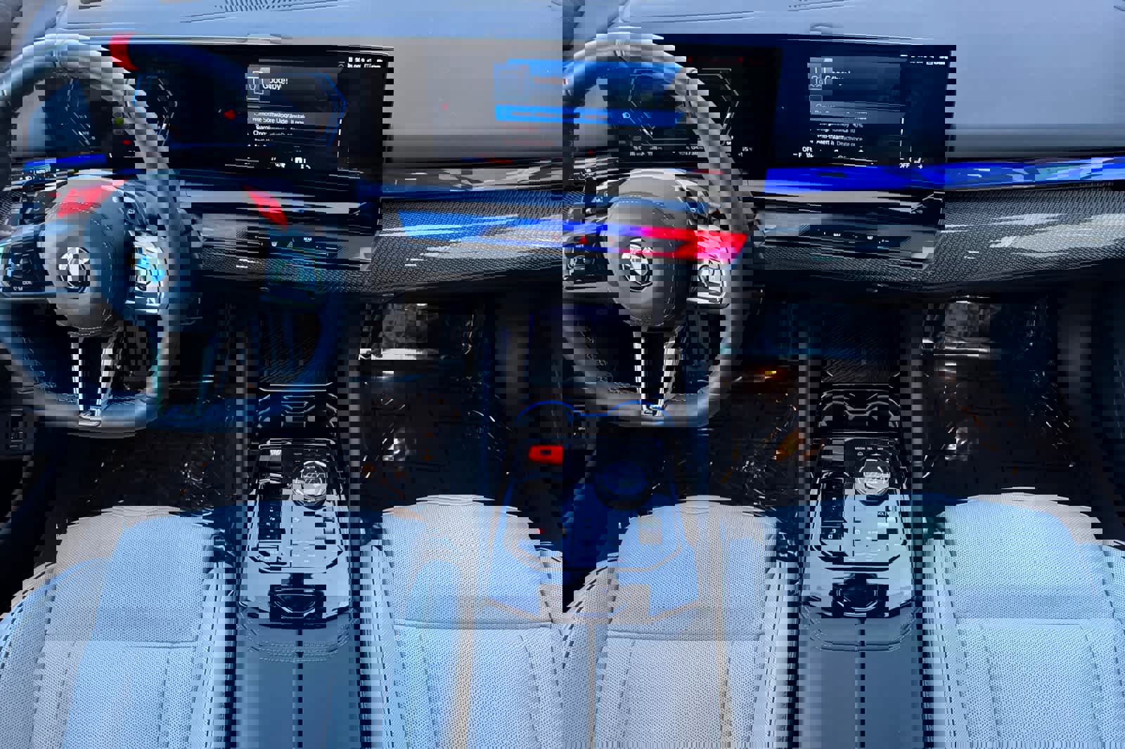 Used 2025 BMW M5 w/ Carbon Package image 3