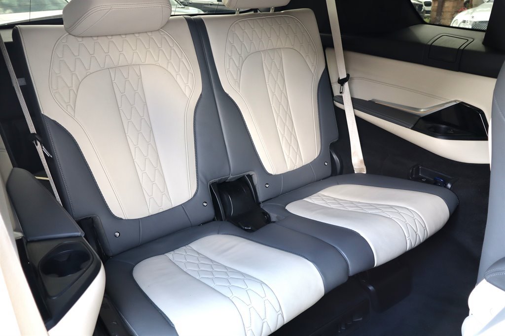 Used 2023 BMW X7 M60i w/ Executive Package AWD/4WD image 28