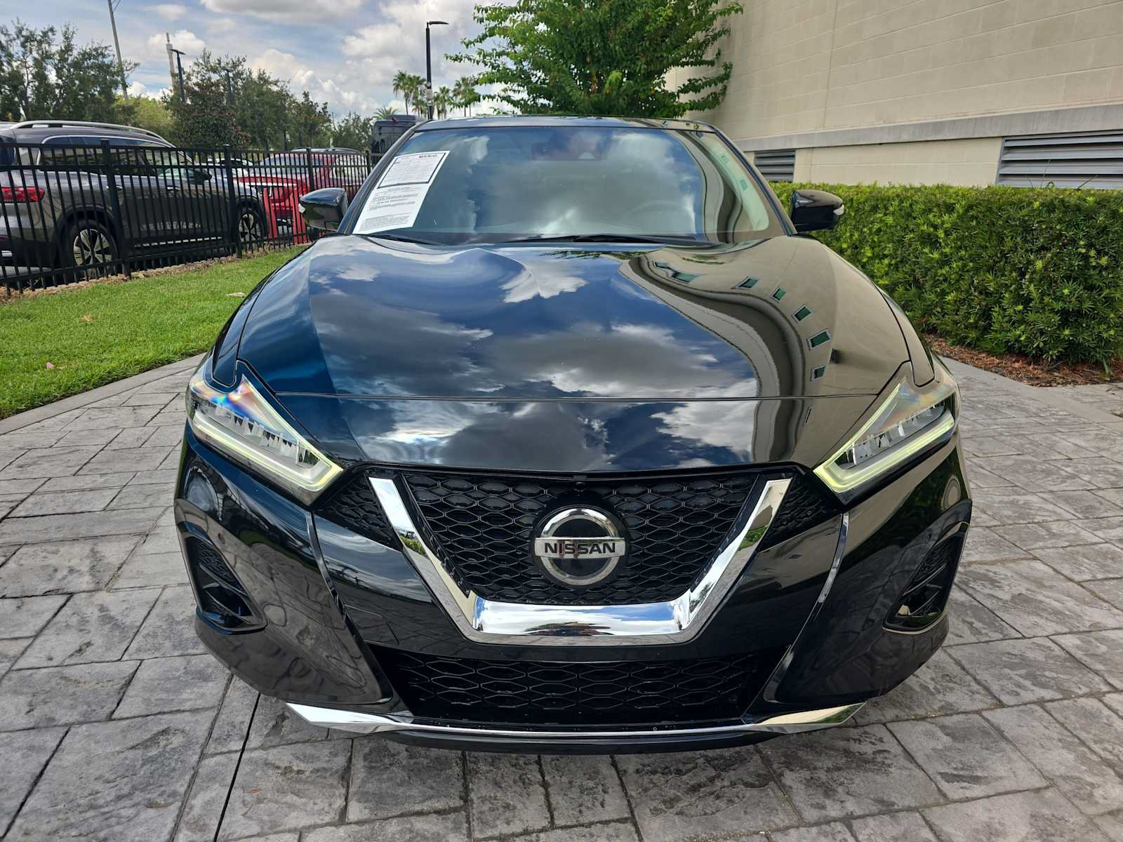 Used 2021 Nissan Maxima Platinum FWD image 2