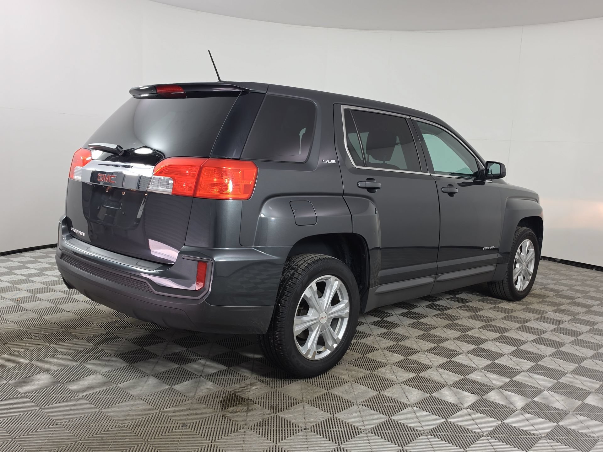 Used 2017 GMC Terrain SLE FWD image 7