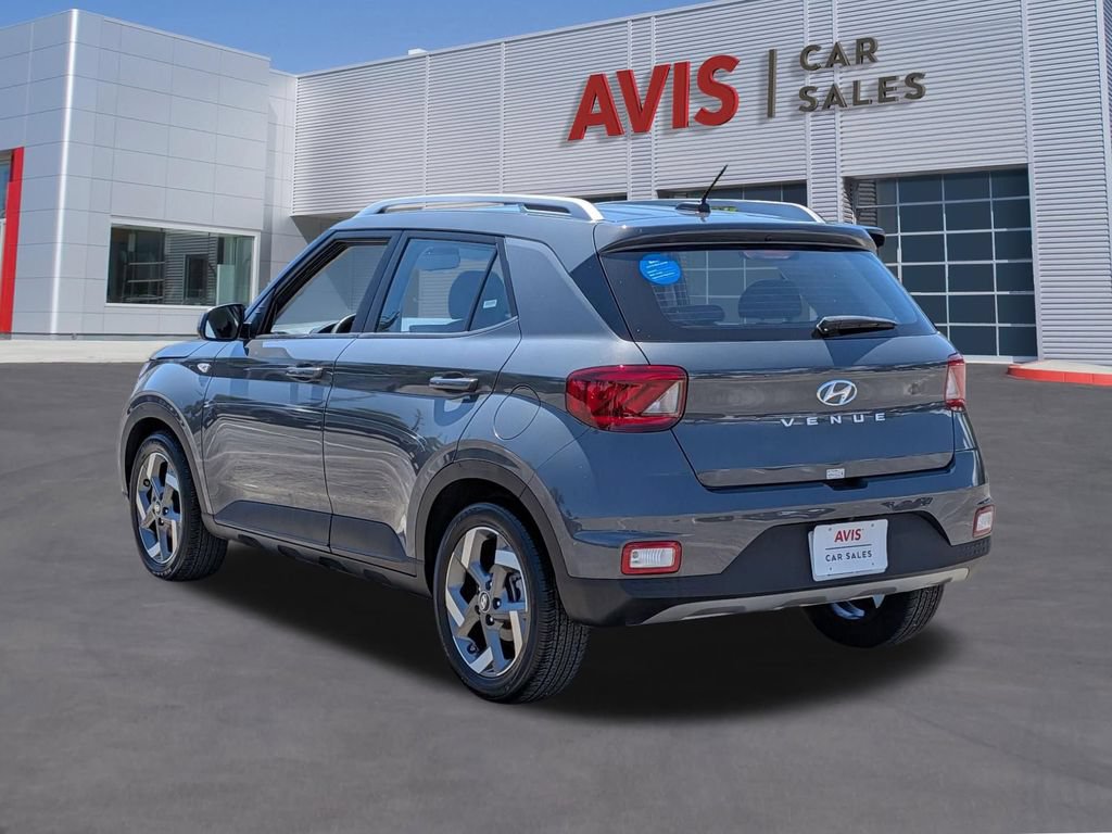 Used 2025 Hyundai Venue SEL FWD image 9