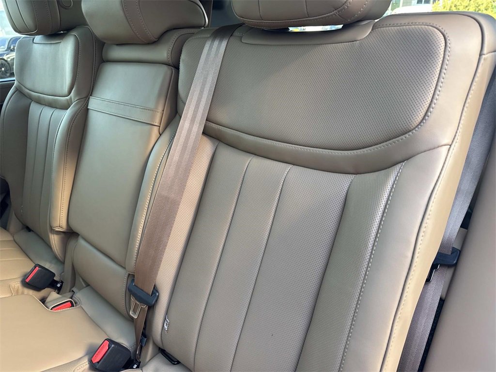 New 2026 Land Rover Range Rover Long Wheelbase SE image 15