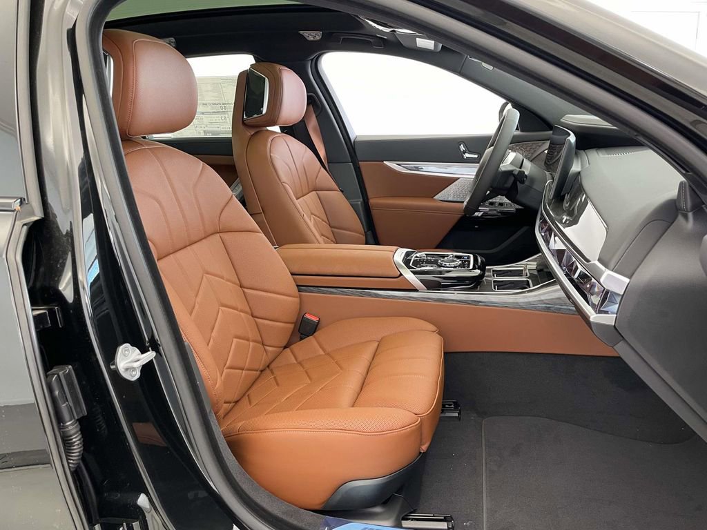 New 2026 BMW i7 xDrive60 w/ Executive Package AWD/4WD image 19