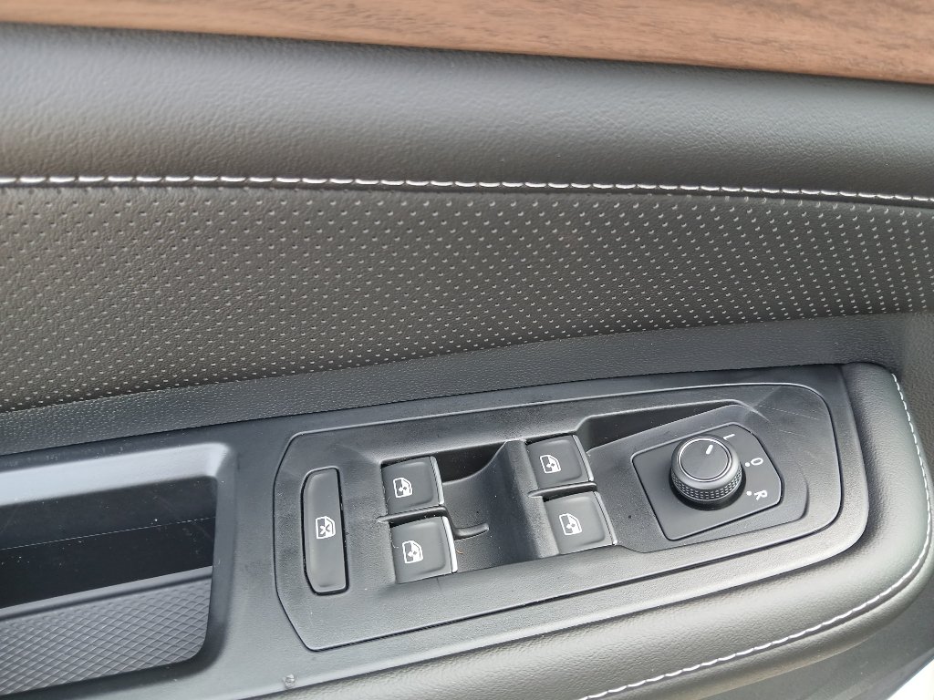 New 2026 Volkswagen Atlas SE FWD image 10