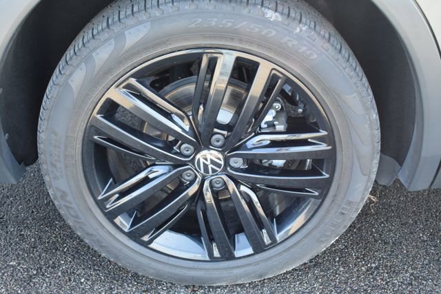 Used 2022 Volkswagen Tiguan SE R-Line image 47