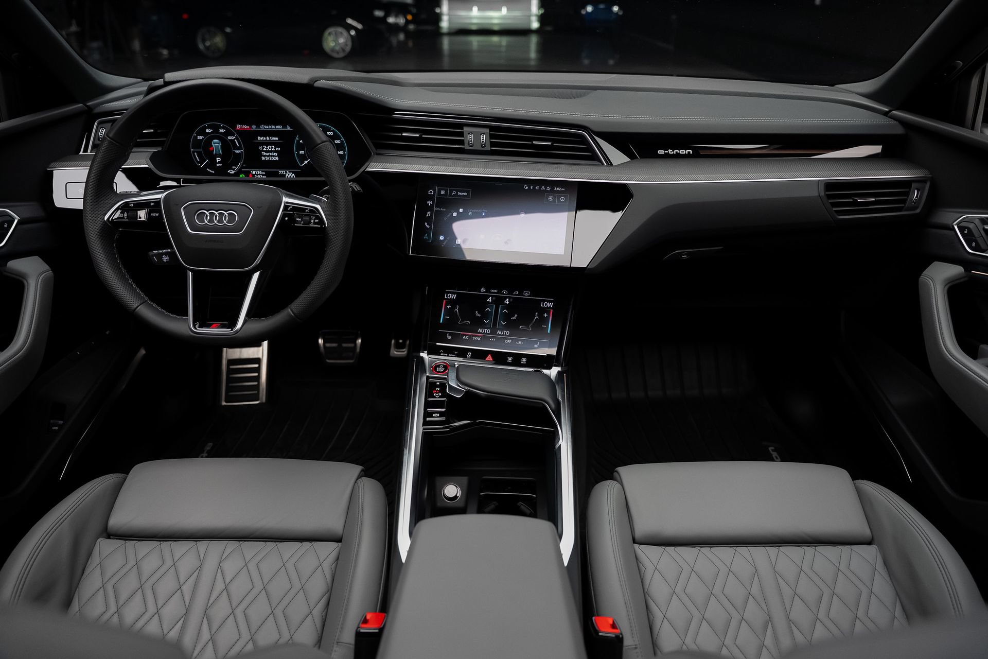 Used 2024 Audi SQ8 e-tron Premium Plus AWD/4WD image 43