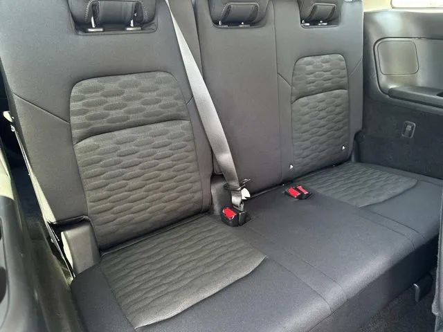Used 2025 Nissan Pathfinder SV AWD/4WD image 28