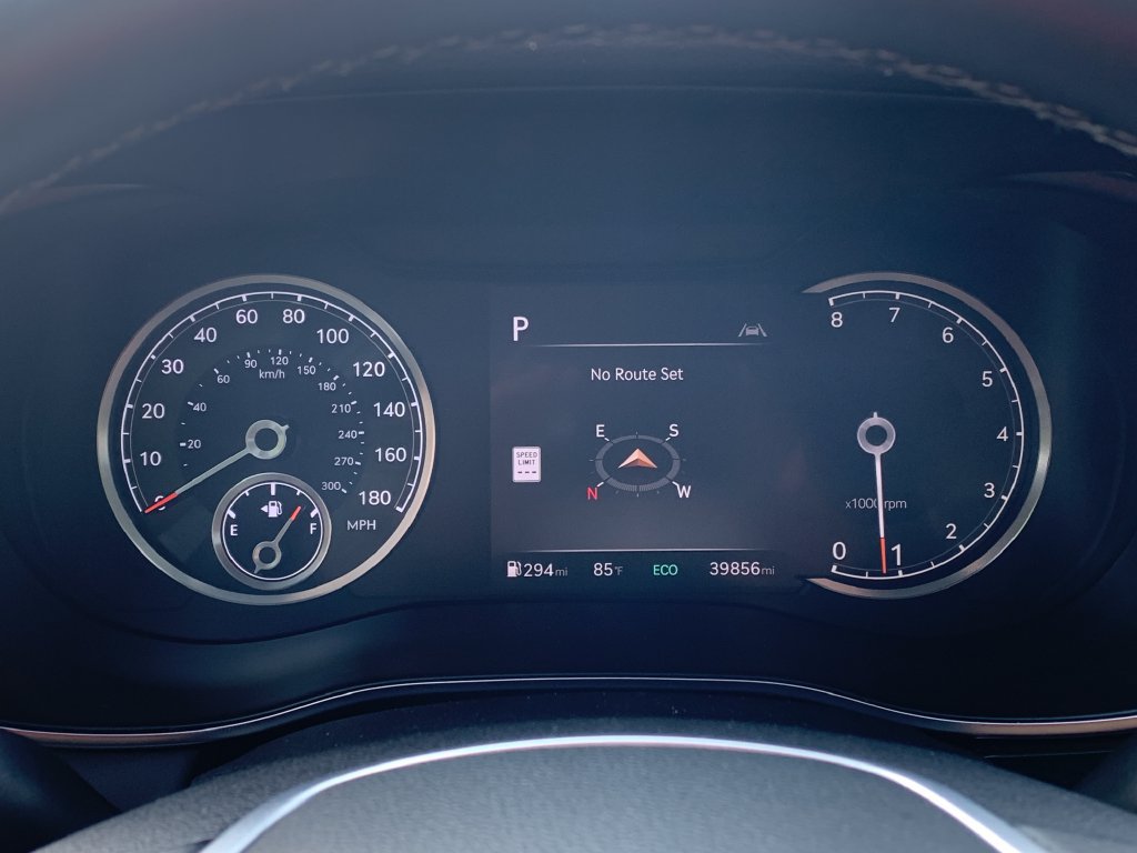 Used 2025 Genesis G70 2.5T AWD/4WD image 9