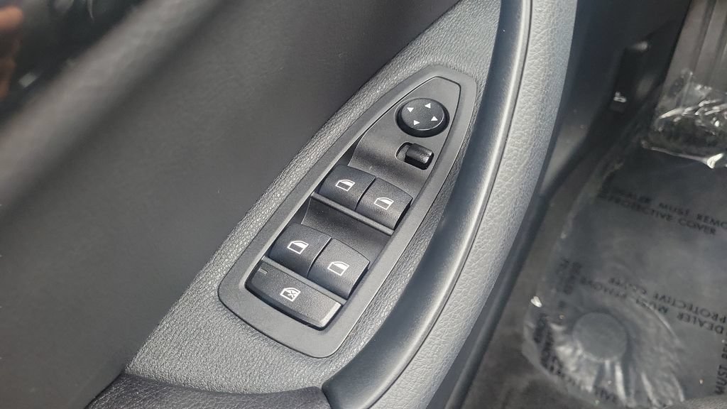 Used 2018 BMW X1 sDrive28i FWD image 18
