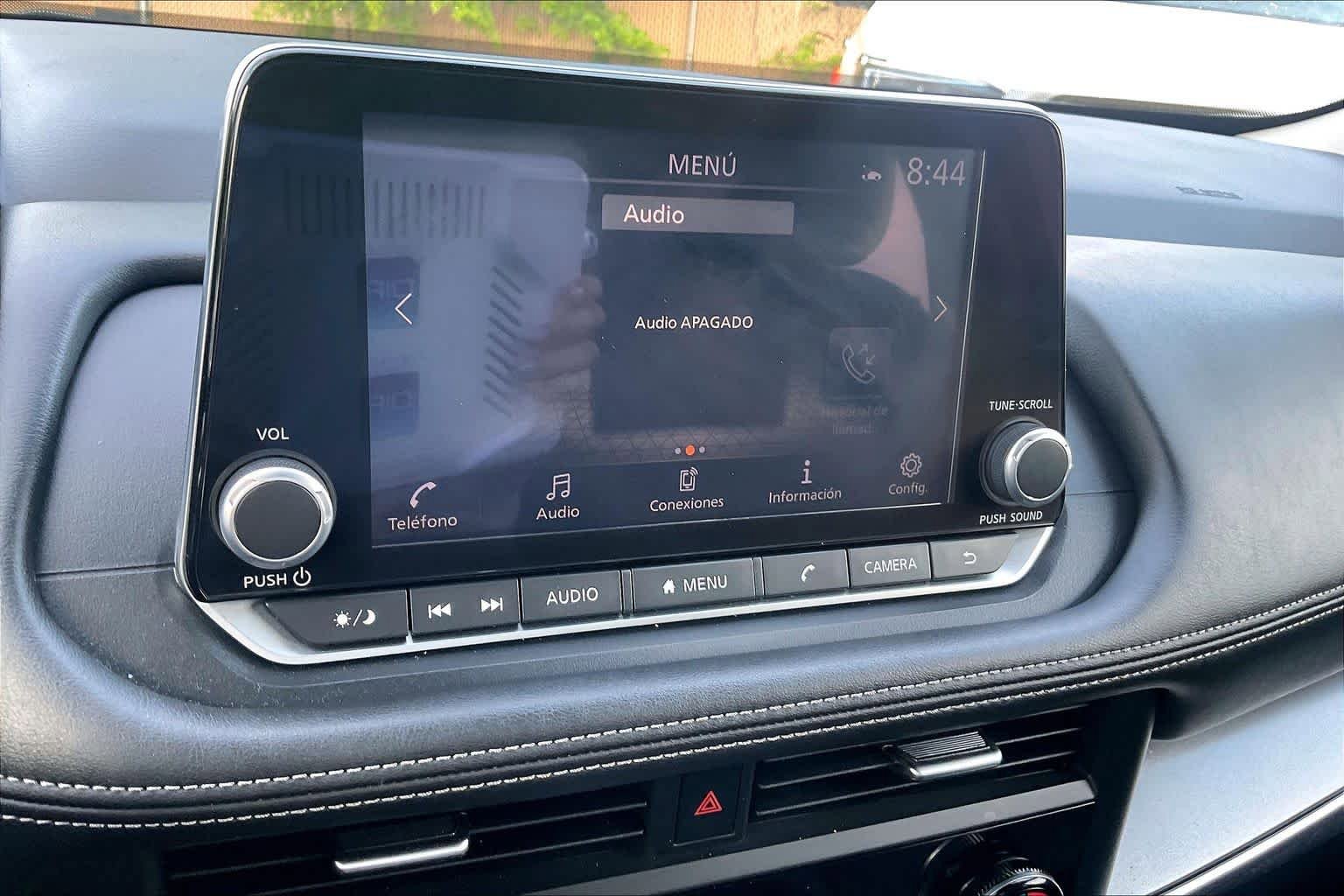 Used 2025 Nissan Rogue SV image 31
