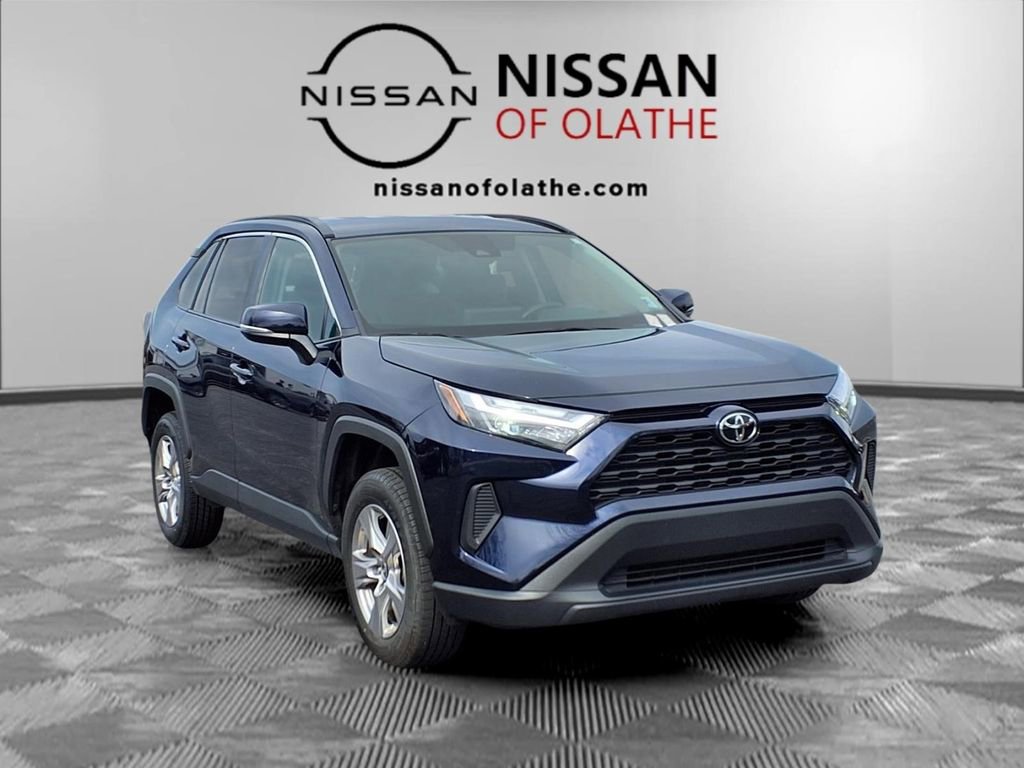 Used 2024 Toyota RAV4 XLE FWD image 30