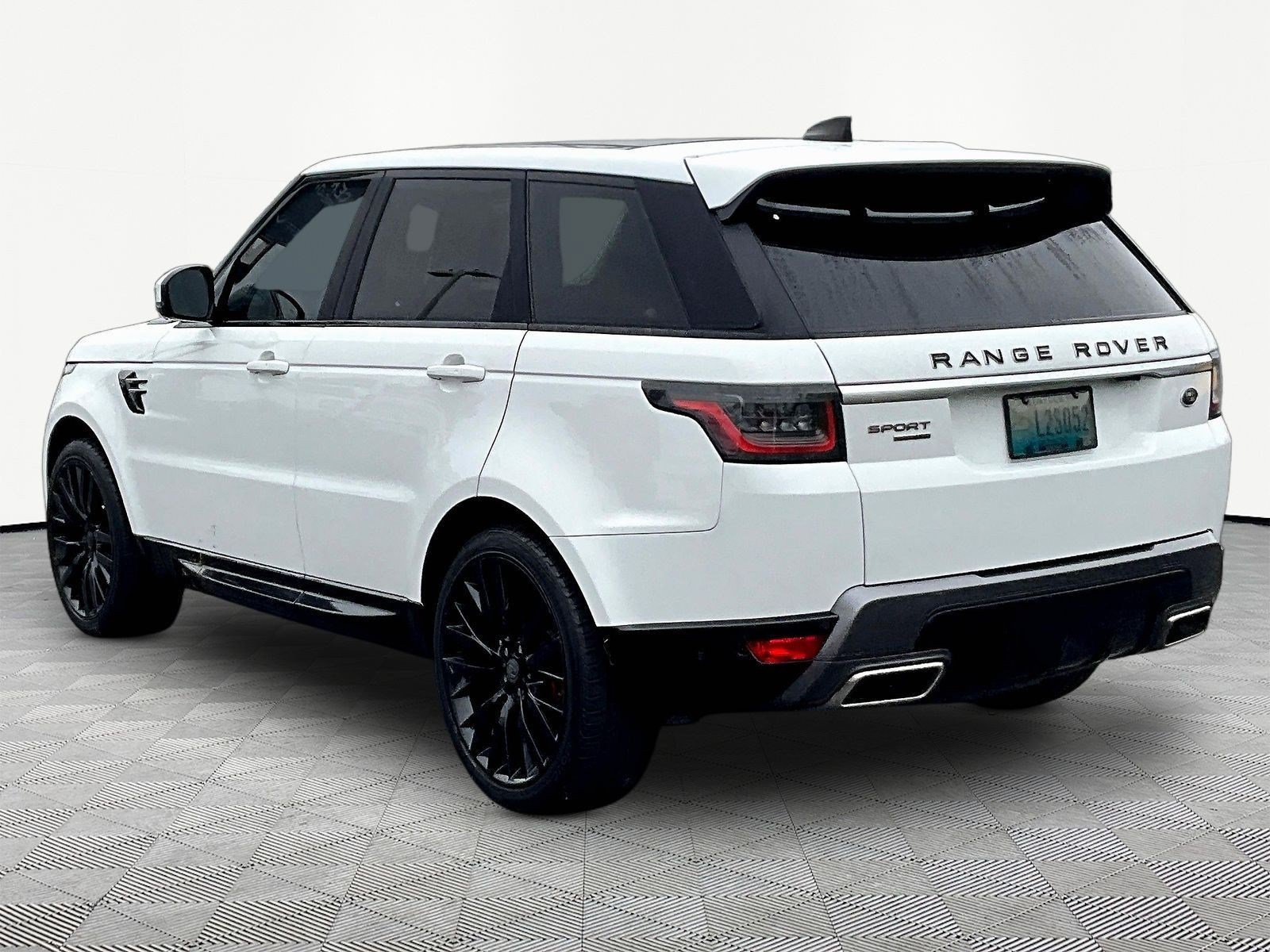 Used 2018 Land Rover Range Rover Sport HSE AWD/4WD image 4