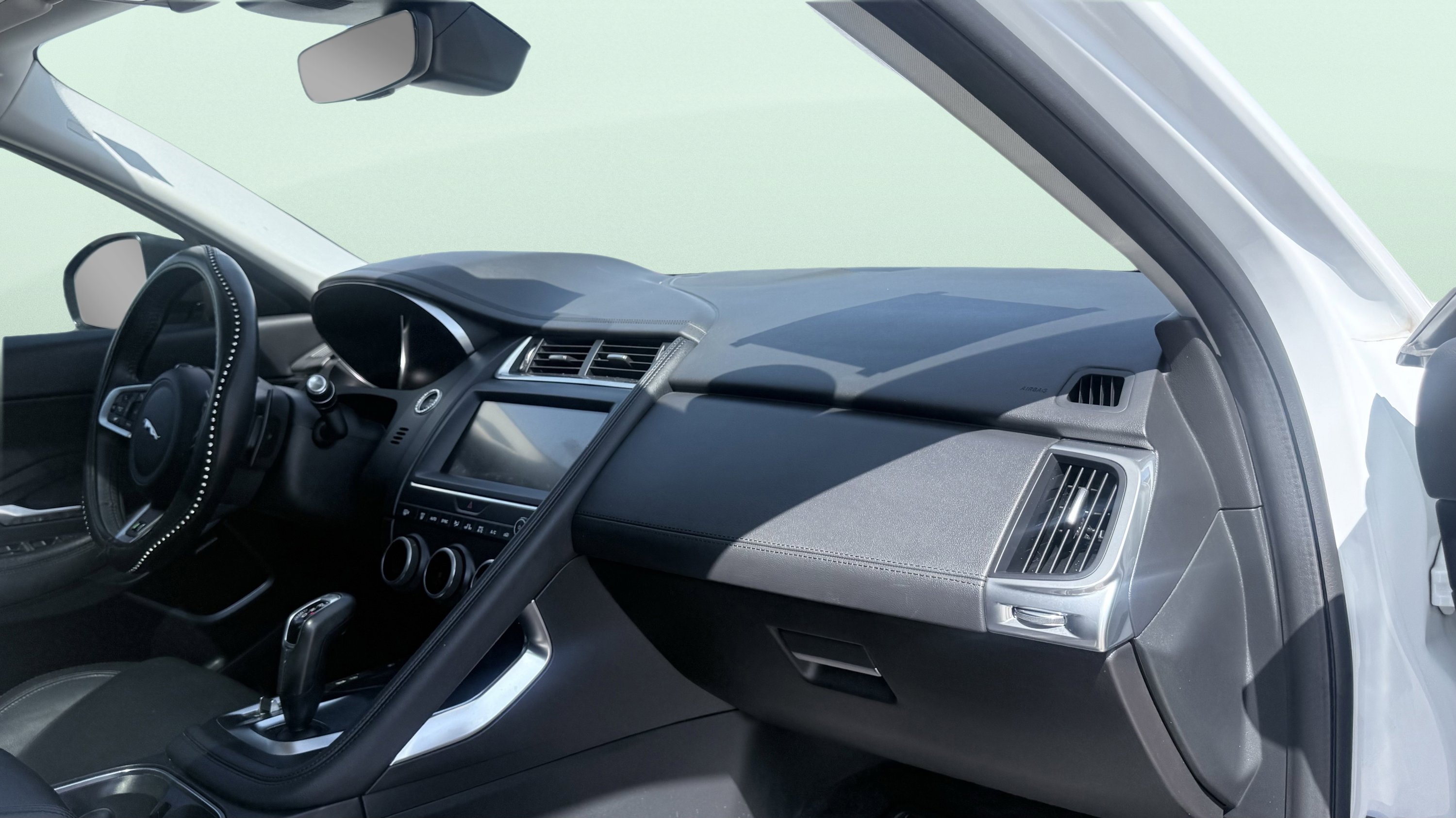 Used 2020 Jaguar E-PACE SE image 49