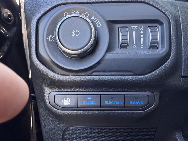 Used 2022 Jeep Wrangler Unlimited Sahara w/ Cold Weather Group AWD/4WD image 34