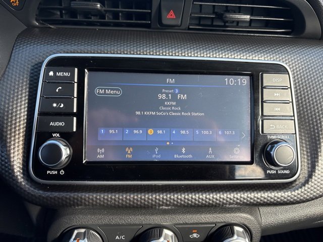 Used 2018 Nissan Kicks S image 30