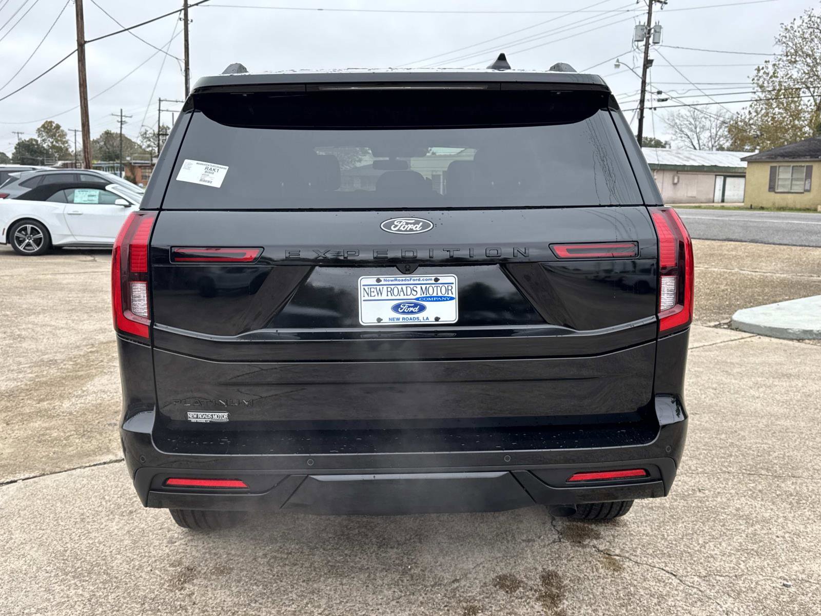 New 2025 Ford Expedition Platinum w/ Stealth Performance Package image 5