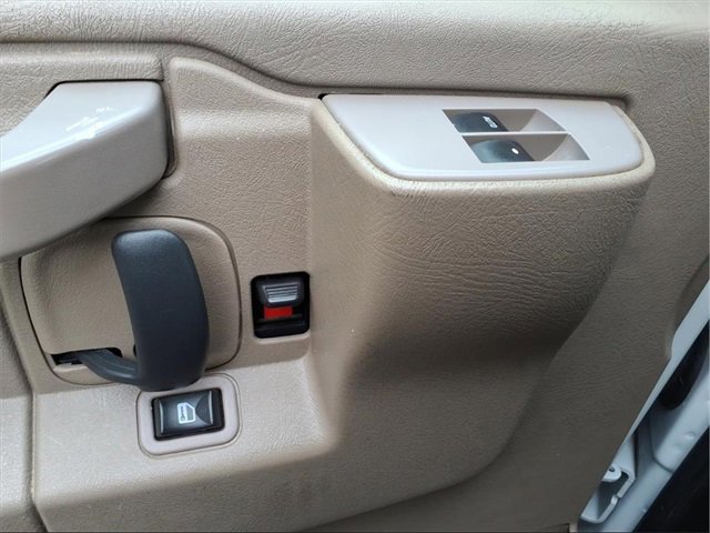 Used 2019 Chevrolet Express 2500 w/ Driver Convenience Package image 11