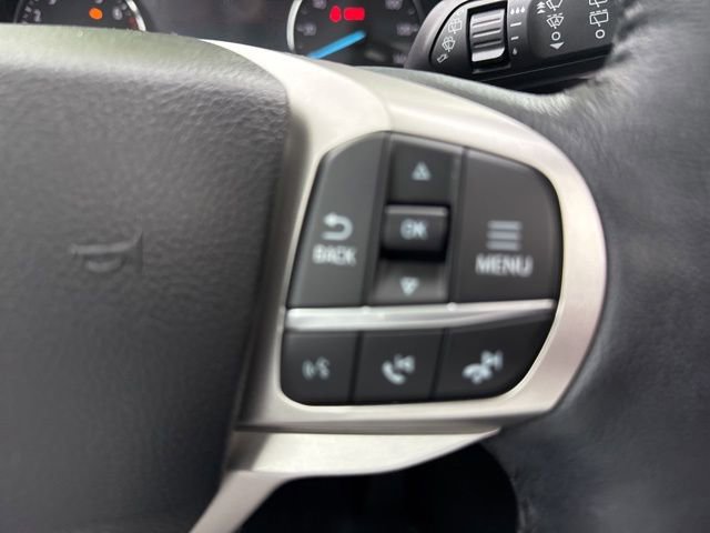 Used 2022 Ford Explorer Limited w/ Equipment Group 301A AWD/4WD image 19