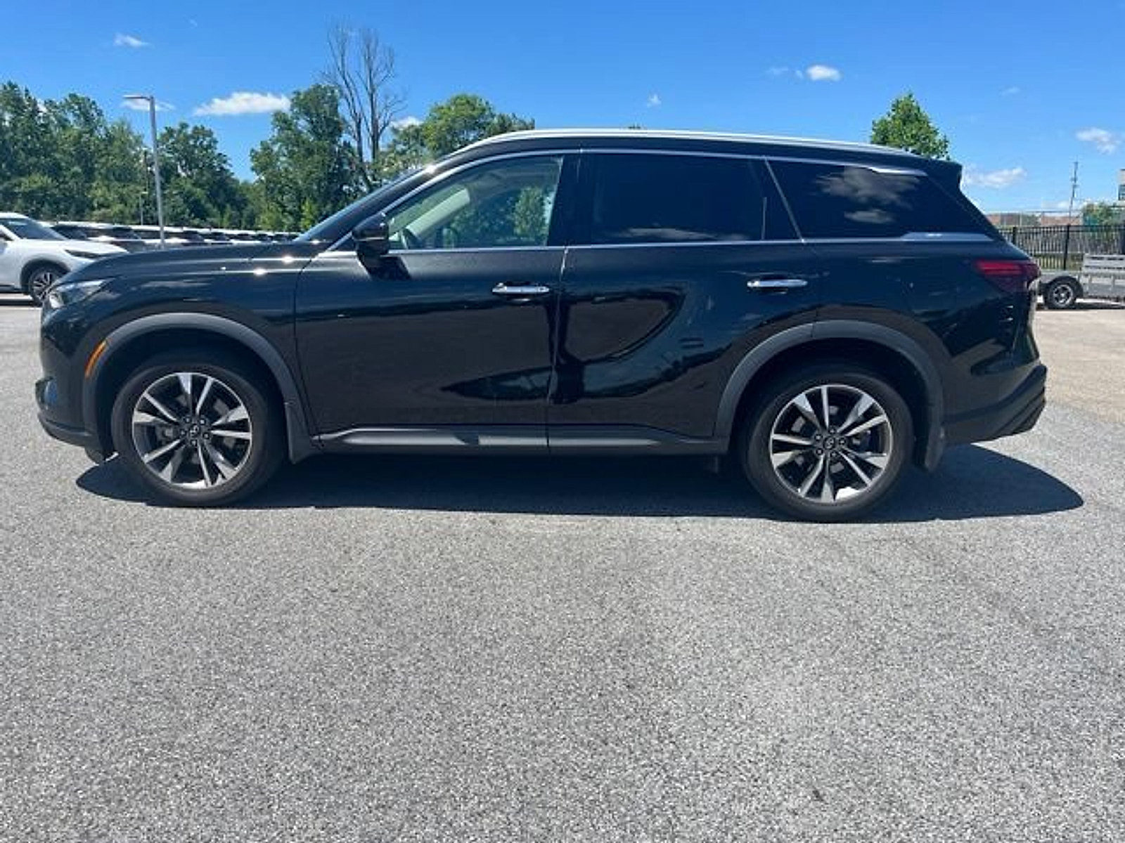 Certified 2023 INFINITI QX60 Luxe w/ Performance Audio Package AWD/4WD image 6