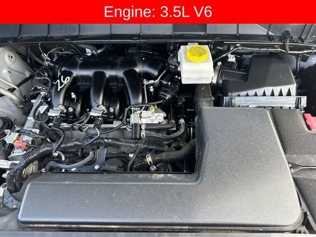 Used 2025 Nissan Pathfinder SL FWD image 29