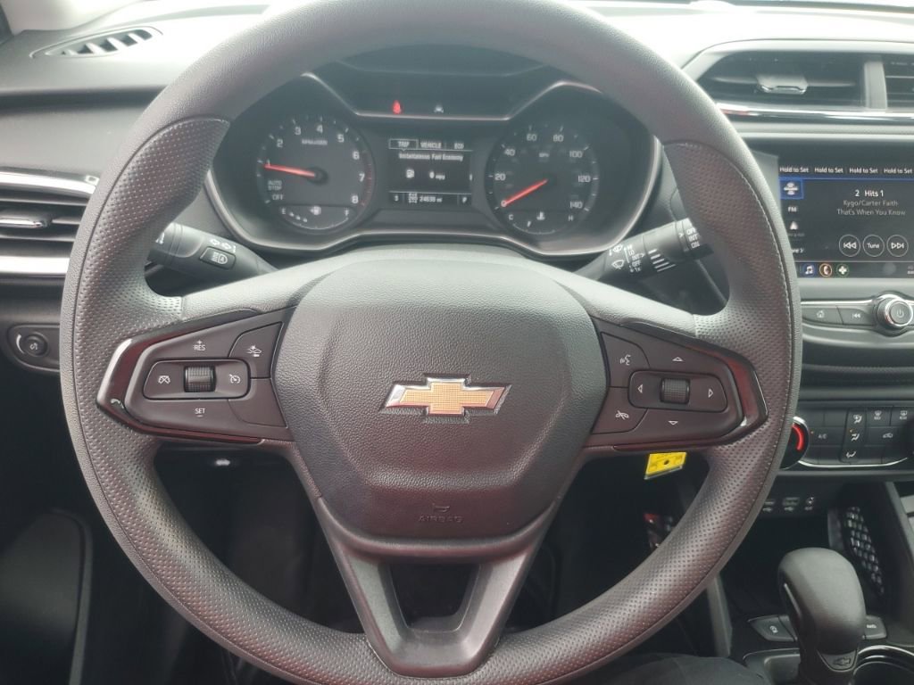 Used 2023 Chevrolet TrailBlazer LS AWD/4WD image 18