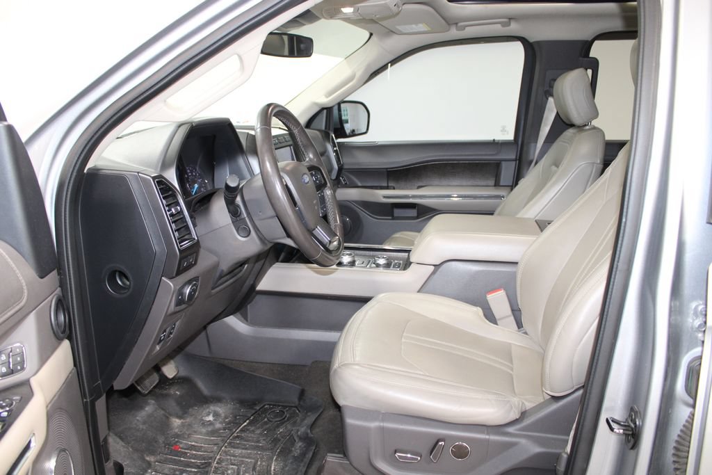 Used 2020 Ford Expedition Limited w/ Equipment Group 302A AWD/4WD image 18
