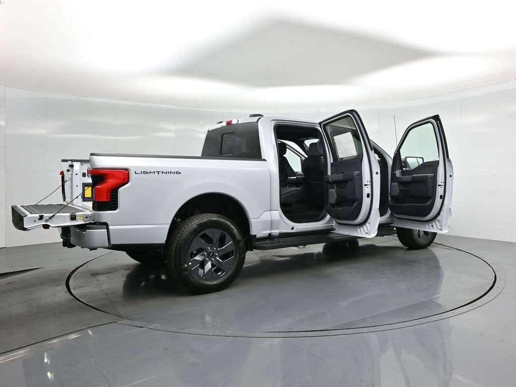 New 2025 Ford F150 Lightning Lariat image 5