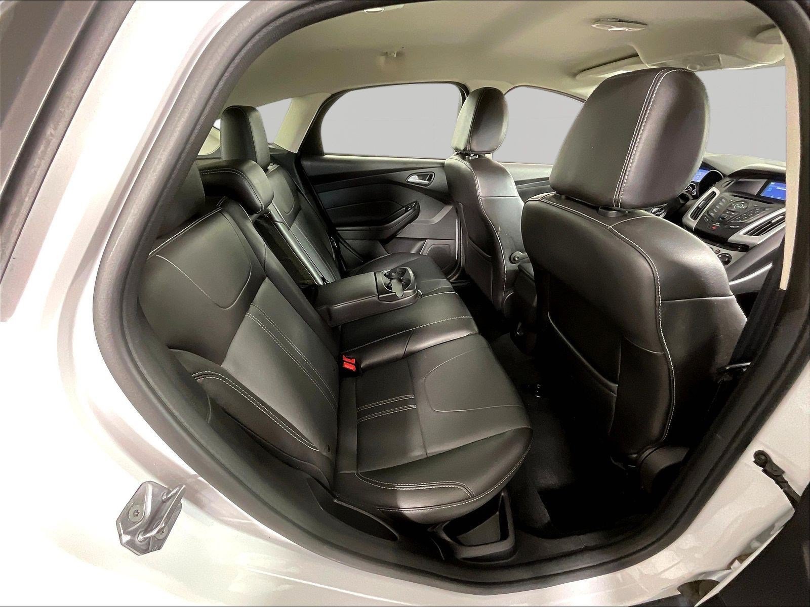 Used 2014 Ford Focus SE w/ Equipment Group 201A FWD image 24