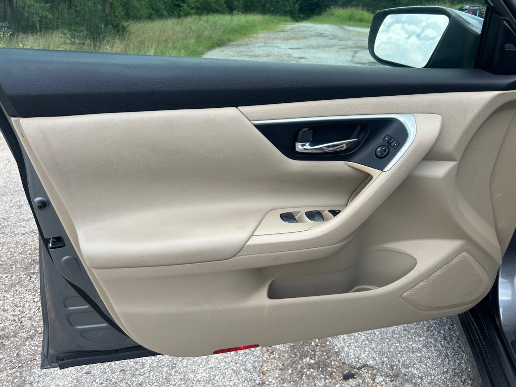 Used 2016 Nissan Altima 2.5 SV FWD image 7