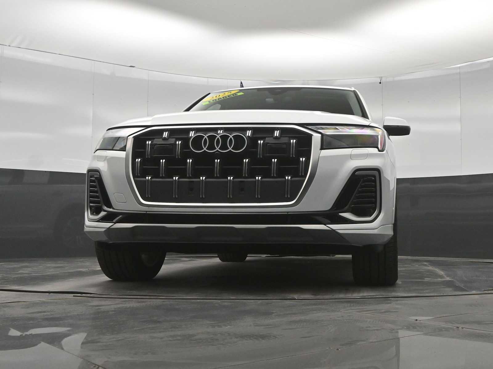 Used 2025 Audi Q7 3.0T Prestige w/ Prestige Package AWD/4WD image 32