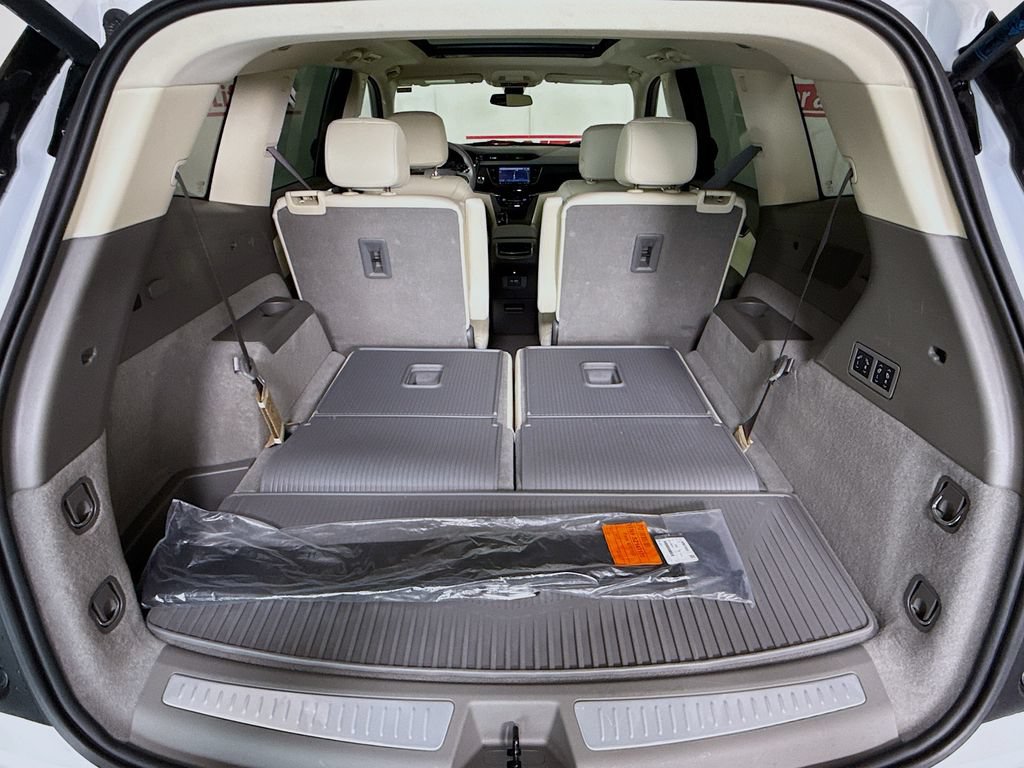 Used 2025 Cadillac XT6 Premium Luxury w/ LPO, Floor Liner Package AWD/4WD image 31
