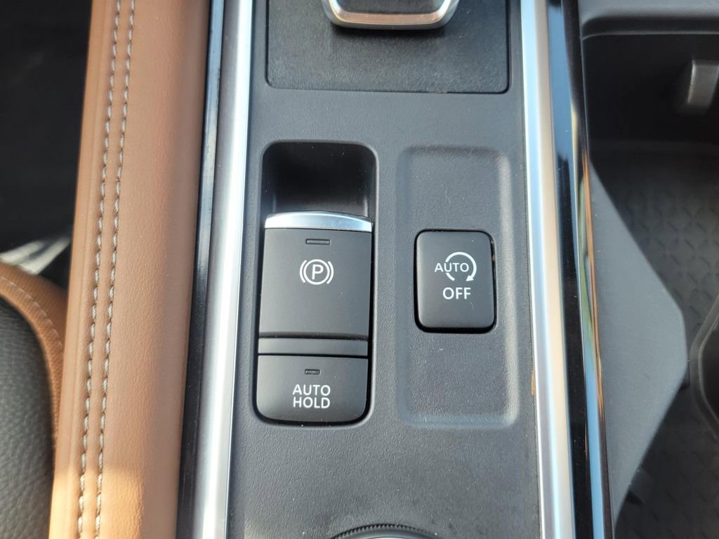 Used 2024 Nissan Pathfinder Platinum AWD/4WD image 24