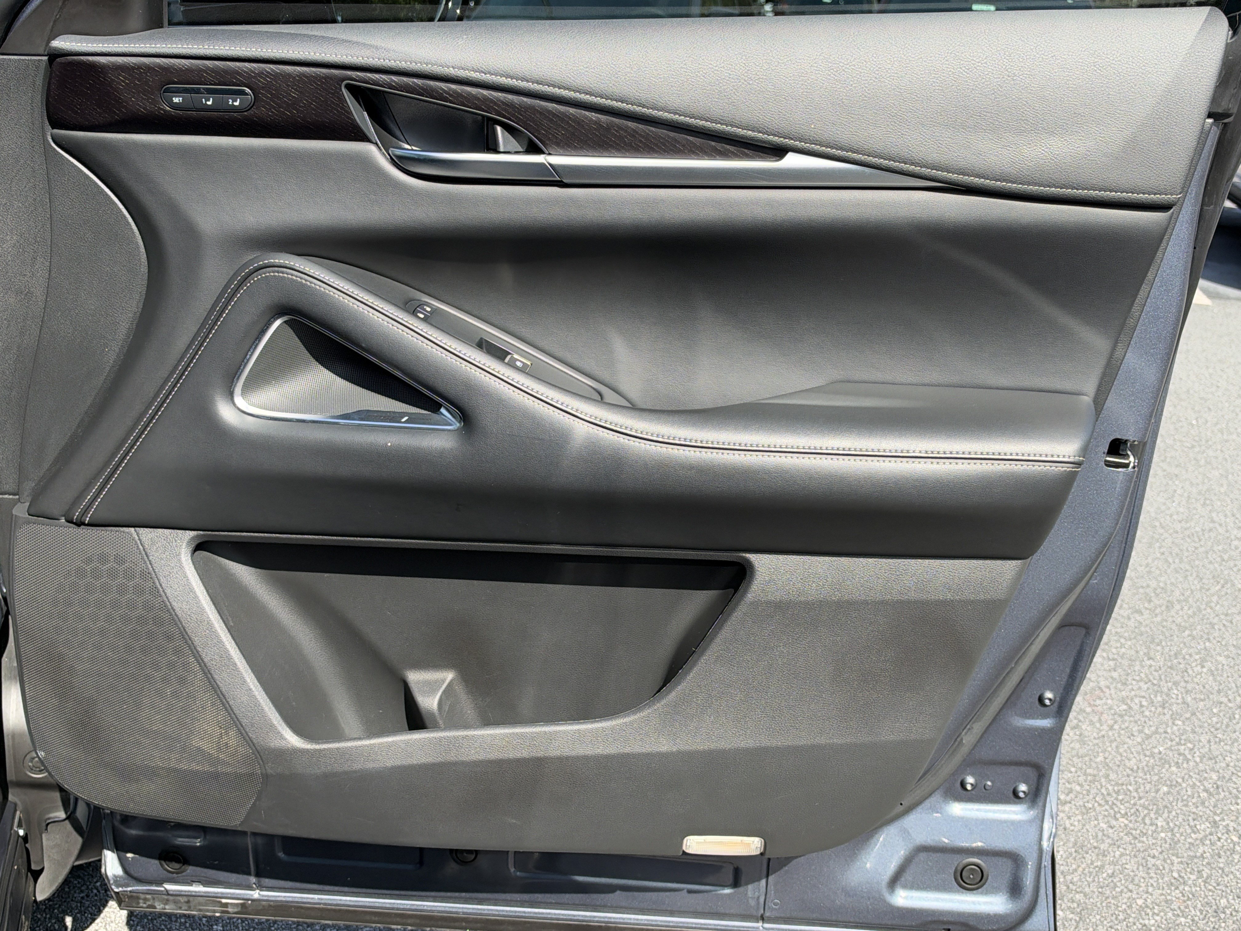 Used 2023 INFINITI QX60 Sensory w/ Cargo Package AWD/4WD image 17