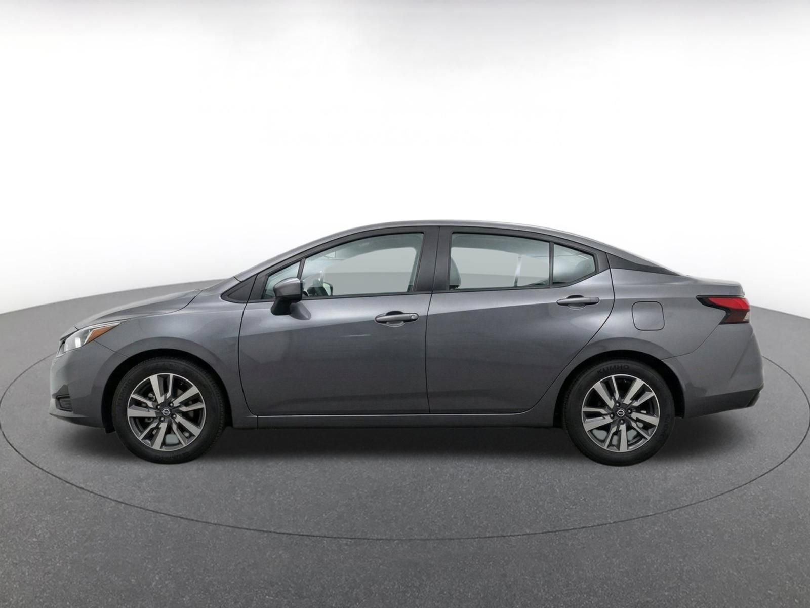 Used 2025 Nissan Versa SV FWD image 3