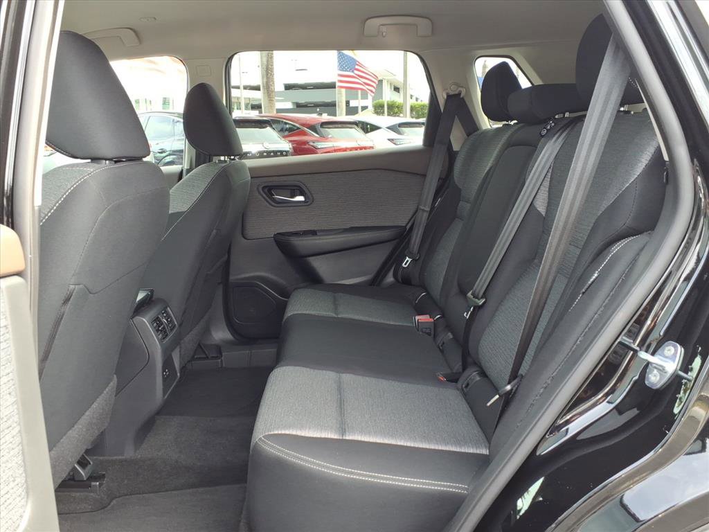 Certified 2023 Nissan Rogue SV image 18