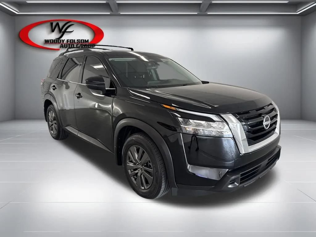 Used 2022 Nissan Pathfinder SV w/ SV Premium Package AWD/4WD image 3
