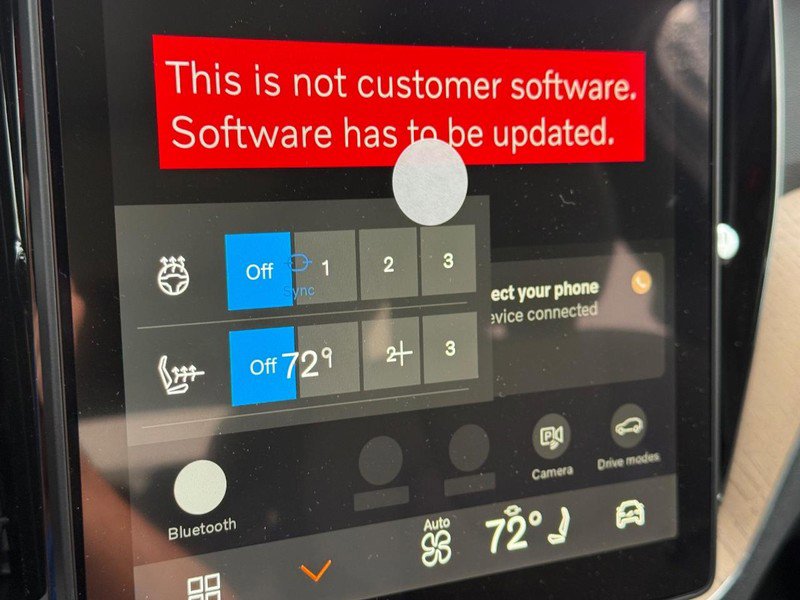 New 2026 Volvo XC60 T8 Plus w/ Climate Package image 16