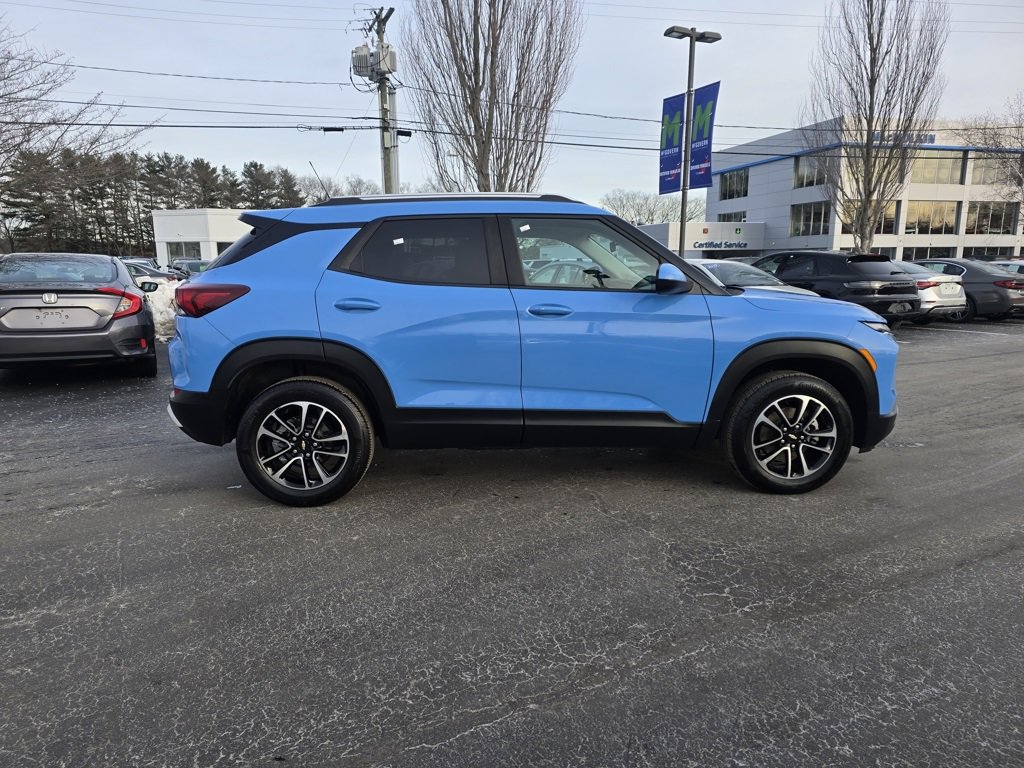 Used 2024 Chevrolet TrailBlazer LT w/ Driver Confidence Package image 8