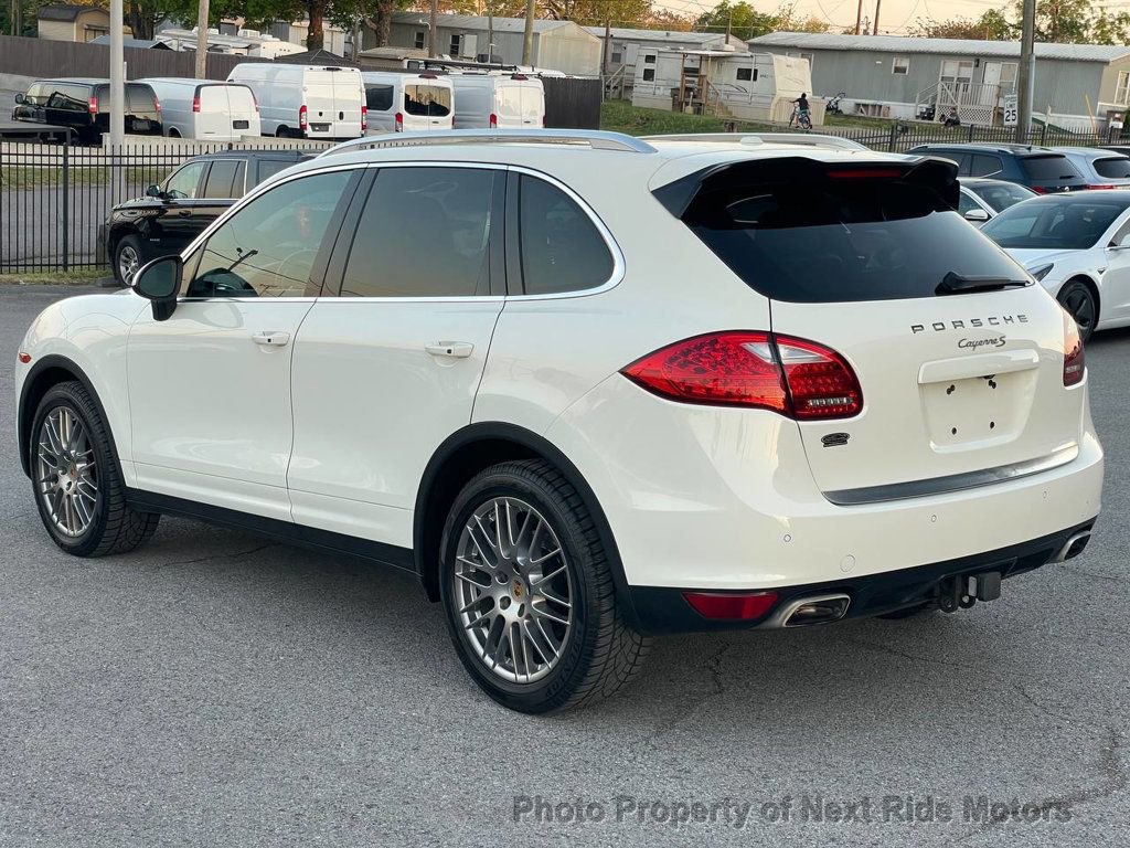 Used 2011 Porsche Cayenne S AWD/4WD image 5