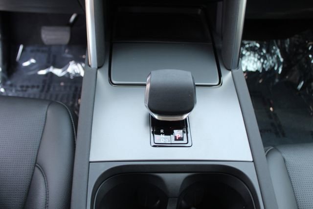 Used 2024 Land Rover Discovery Sport S image 16