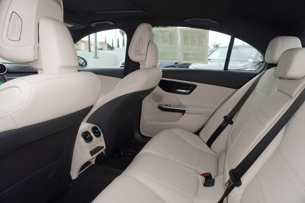 Used 2025 Mercedes-Benz C 300 Sedan image 8